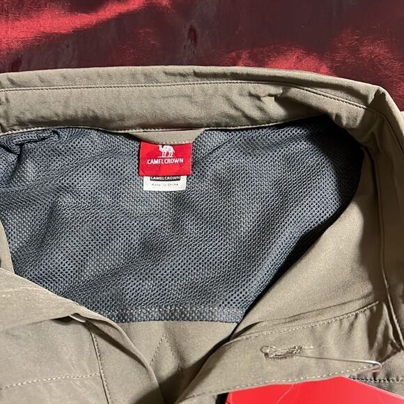 CAMEL CROWN quick dry button up shirt. Small. NWT - Picture 6 of 8